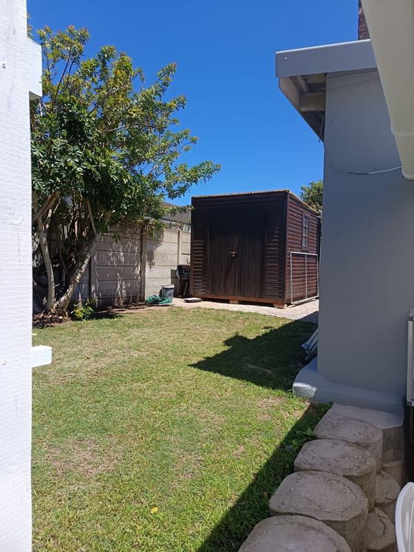 4 Bedroom Property for Sale in Heiderand Western Cape